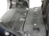 シートは折りたたみ可能です。キャンプ用品など大きな荷物もばっちり収納可能です!