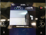 サイドビューカメラは、狭い道路での走行や左側への寄せに活躍。周囲の状況をしっかり確認でき、安全性を高める便利な機能です。