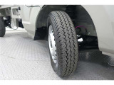 届出済未使用車なのでタイヤの溝も減っていません!