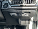 ■【ETC車載器】が装備されています。セットアップをしてお渡しとなり、ETCカードを差し込むだけで高速道路の利用が可能です。