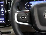 前方車を自動追従するアダプティブクルーズのほか、ステアリング操舵も行う進化型クルーズ『パイロットアシスト』を搭載。車体を車線内へと適正に維持しつつ先行車を忠実に追従します。