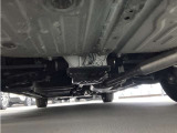 車両後方からの下回りです。写真の限りですが、下回りにサビ等は見られませんでした。