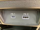USB充電ソケット装備。