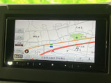 広範囲の地図を鮮明に表示。道に迷う心配なく、目的地を目指せます。運転に集中できる環境をご提供します。