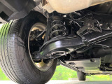 お車を安心してお乗りいただく為には、足回りの定期点検が欠かせません。サービスサポート(有償保証)では無料点検もご提供しており、安心のカーライフをお過ごしいただけるサポート体制が整っています。