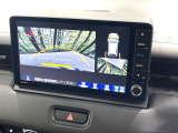 【マルチビューカメラシステム】専用のカメラにより、上から見下ろしたような視点で360度クルマの周囲を確認することができます☆死角部分も確認しやすく、狭い場所での切り返しや駐車もスムーズに行えます。