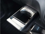 ◆ドリンクホルダー◆手の届きやすい場所にドリンクホルダーがあり、とても便利です。