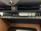 オートエアコンは温度を設定するだけで、自動で風量などを設定してくれます。運転しながら操作も必要ないので、安全性も向上します。