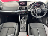 Q2 1.0 TFSI スポーツ