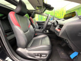 運転席シート廻りは使用感も少なく、良好な状態となっています。丁寧に使われていたことがよくわかりますね。