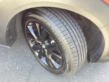 タイヤの残量は是非お車でご確認下さい。