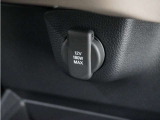 ◆12V電源ソケット◆スマートフォンの充電等にも便利な電源ソケット!使いやすい場所に装備されています。
