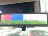スマートルームミラー装備!車内の状況や天候や明るさに関わらず車両後方のカメラの映像をルームミラーに映し出します!