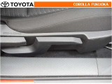 運転席シート上下アジャスター付き。ドライバーの背丈に合わせて調整できます。