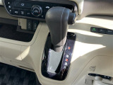 USBポート/シガーソケット口付!スマートフォンの充電も専用ケーブルを使えば運転中も充電できます!