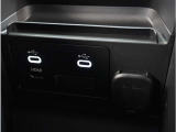 【USB接続】USB接続も可能です。スマートフォンと連動して音楽も再生可能です。