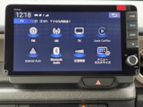 FM・AMラジオやテレビに加え、Apple CarPlay、Android Auto、Bluetooth Audioなどの項目を選べます。
