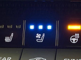 【シートベンチレーション】夏場は涼しい風でお尻や背中の熱やムレを防ぎ、冬はエアコンよりも早く温まってポカポカに!レザーシートにうれしい装備で、季節を問わず快適に過ごせます。