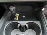 ワイヤレス充電器/アクセサリーソケット12V