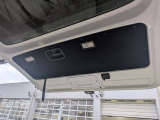 バックドアにはランプがついているので、夜間に車いすや、荷物を積み下ろしする際も視覚を確保できます。
