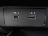 【USB電源ソケット】走行中にスマホやタブレットなどを充電することができて便利です♪
