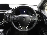 各操作スイッチなどもハンドルから手を放すことなく操作可能で安全運転に支援いたします!