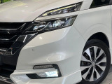 【LEDヘッドライト】悪天候や夜間走行時も良好な視界を確保し安心して運転できる高輝度LEDヘッドライトを装備!点灯速度が早く、消費電力も抑えられています。