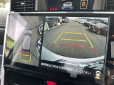 車を上からの見下ろした視点で駐車をサポートするパノラマモニターを搭載。運転席から確認しにくい車両周囲の状況を確認できます。