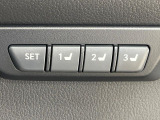 【メモリー機能付きパワーシート】ドライバーごとに設定したシート位置を記憶して、ボタン一つで切り替えできる便利な機能!運転する方が複数名いらっしゃるご家庭におすすめです♪