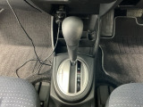 オートマチックシフトレバーは、手になじみ操作しやすい形状で安全運転にもつながります♪