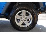 245/75R17 純正17アルミホイールを装着。アルミホイール4本の状態は良好で御座います。