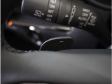 【ステアリングシフトスイッチ】ハンドルから手を離さずに素早くシフトアップ&ダウンができます。お近くの広島マツダまでお越しください。