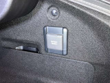 AC100V、1500Wのコンセントを車内に設置。アウトドアや駐車場で野外のコンセントとして利用できます。また、停電などの非常時にも使える便利な機能です!