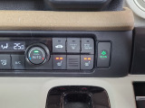【シートヒーター(運転席・助手席)】シートを素早く温め、冬場でも快適にお使いいただけます。