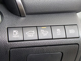 ★使いやすさや安全性を追求したステアリング周り!高級車ゆえにスイッチ類が多いのも特徴ですね!考え尽くされた配置ですぐに使いこなす事が出来ますのでご安心下さい!是非、体感してみて下さい!!