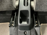 しっかりと汚れ、砂ぼこりを落とし足元まで清潔な車内空間を作り上げております♪