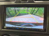 【バックカメラ】駐車時に後方がリアルタイム映像で確認できます。大型商業施設や立体駐車場での駐車時や、夜間のバック時に大活躍!運転スキルに関わらず、今や必須となった装備のひとつです!