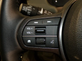 【ステアリングリモコン】ステアリングにオーディオ調節可能なスイッチが装備されていますので運転中でも視線をそらさずにオーディオの調節が可能です!