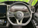 【純正革巻きステアリング】上質な革を使用することで、手にしっかり馴染みとても運転しやすいハンドルです♪