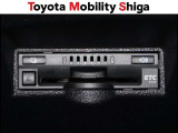 コンソ-ル内にスッキリ収まったビルトインタイプのETC車載器を装備しております。高速道路利用時に便利なアイテムです。