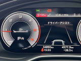 低走行車両入庫!レイアウトはステアリングスイッチで切り替えでき運転に集中しながら必要な情報を瞬時に得ることが可能です。