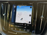 9インチの縦型タッチパネル搭載 北欧ならではの設計で手袋をしたままでもお使いいただけます。デザインの美しさと使いやすさを融合した、新世代のボルボ車に共通するレイアウトです。