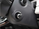 電動ステアリングコラムを採用し、ステアリング位置を細かく調整可能。シートポジションと合わせて、自分に合ったドライビングポジションをつくりやすい装備です。