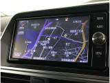 純正ナビを装備。タッチパネル式で使いやすく、お出かけもラクラクです。