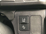 レーンディパーチャーアラートとは車線または走路からの逸脱の可能性を警告すると共に、車線または走路からの逸脱を避けるためのハンドル操作の一部を支援する機能です。詳細は販売店スタッフまでおたずねください。