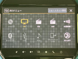 AVメニューにはテレビやラジオ、ディスク、Bluetoothなどの項目が並び、使いたい音源を画面から選びやすい構成です。日々の移動中も好みに合わせて楽しめます。
