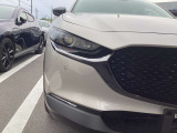 アダプティブLEDヘッドライト採用  対向車のみを外して照らしたりできます!