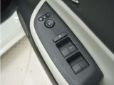 ◆パワーウィンドウスイッチ◆運転席から全席の窓の開閉操作を行うことが出来いつでも換気ができます!