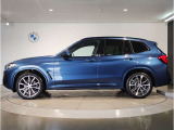 【XDrive】強大なパワーをXdriveシステムが瞬時に理想的な可変配分を行い、かつてない安心・快適・スポーティな走りを約束します。走行状況に応じてトルク配分を最適化してくれる優れものです!