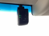 自社整備工場で点検整備をおこなってからお渡ししています。車検が残っている場合は『12ヶ月点検整備』を、車検整備付きの場合は『車検整備』をおこないます。整備費用は車両本体価格に含まれています。